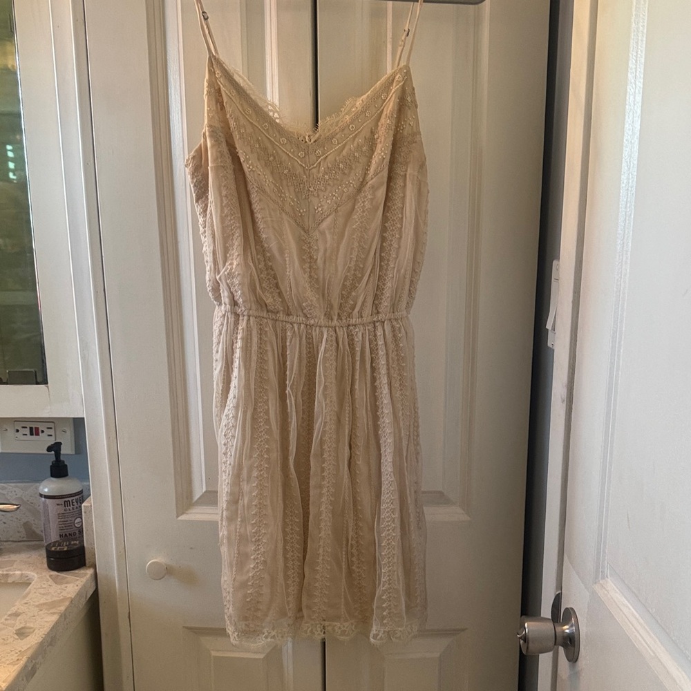 Ambercrombie & Fitch Elegant Cream Lace Dress